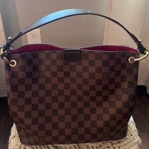 Louis Vuitton (graceful pm)